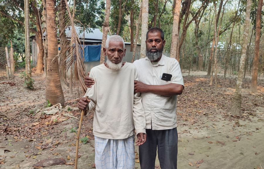 জমি বিক্রির ৩৮ বছর পর বিড়ম্বনায় শতবর্ষী রইচ উদ্দিন; বিচারের আশায় ঘুরছেন দ্বারে দ্বারে